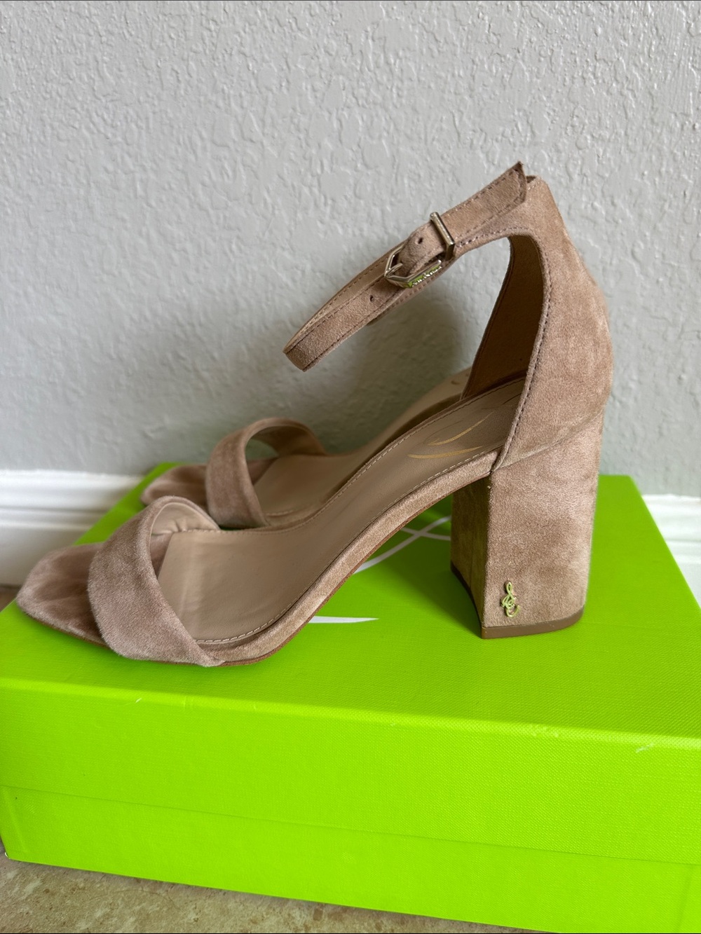 Sam Edelman Daniella Sandal Oatmeal Suede Size 8 - Picture 4 of 6